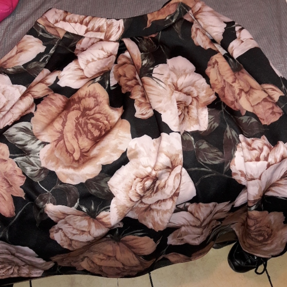 Women's floral skirt